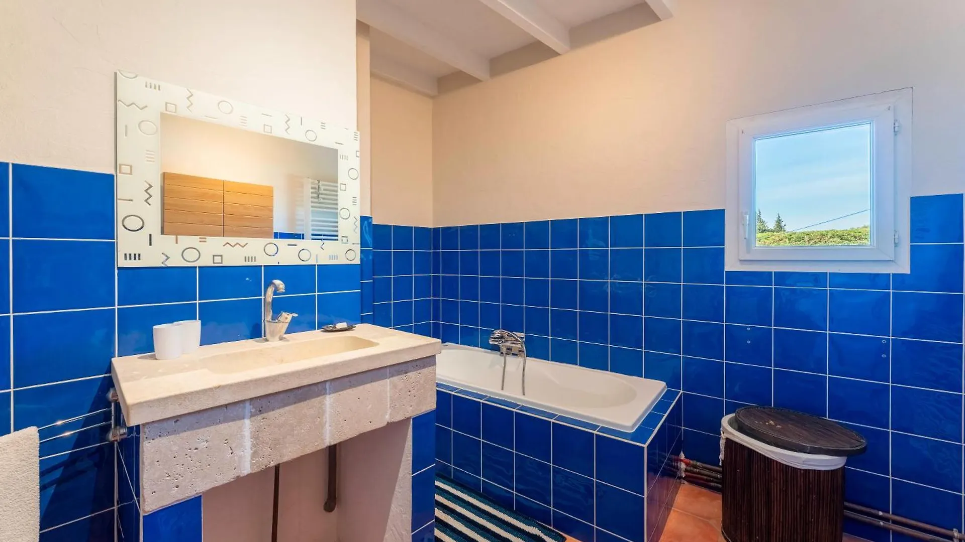 Holiday home Mas De Charme Caumont Sur Durance Villa
