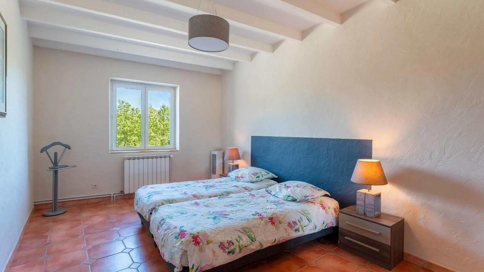 Holiday home Mas De Charme Caumont Sur Durance Villa